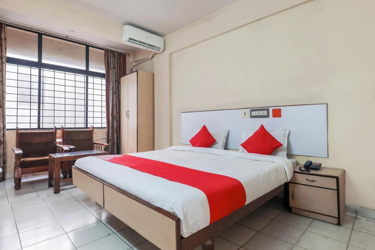Oyo Hotel Hindustan Deluxe Mangalore Bagian luar foto